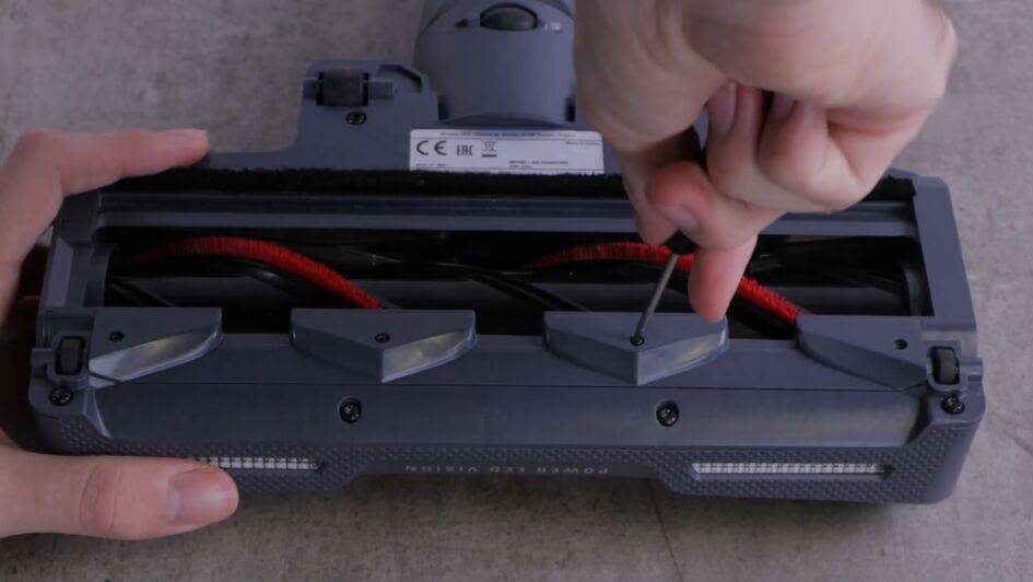 Revisser les vis de la barette - RH99 et RH98