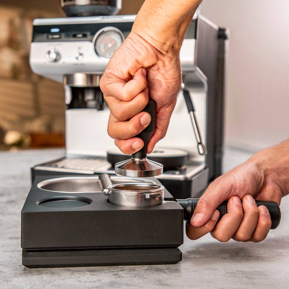 KRUPS STATION DE TASSAGE AVEC BAC À MARC DE CAFÉ XS5318E0