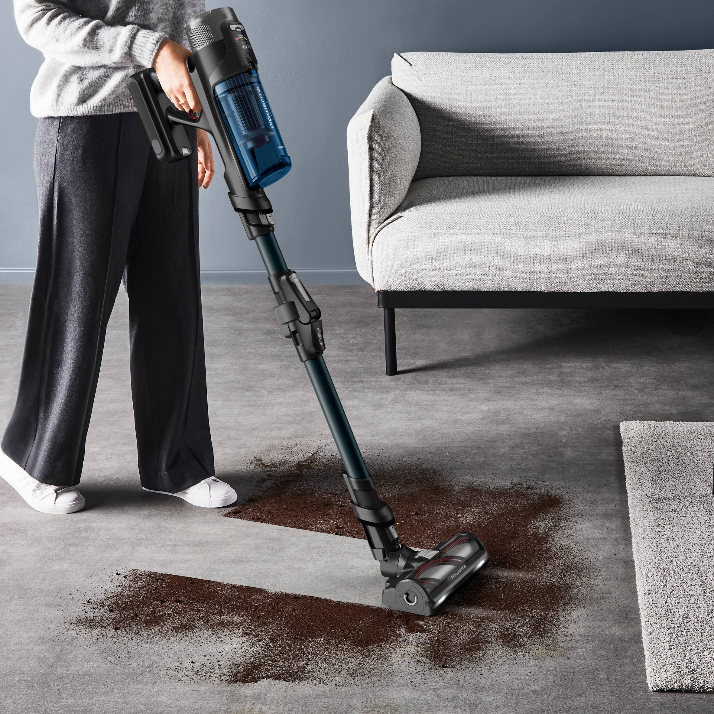 Nettoyage haute efficacitéNettoyage en profondeur sur tous les types de sols, même les tapis, grâce à notre brosse nouvelle génération et à une puissance d'aspiration allant jusqu'à 150 Air Watts* pour éliminer la saleté incrustée.