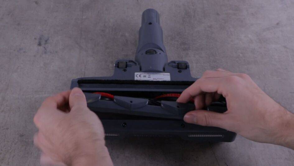 Enlever la barette de l'électro-brosse RH99 - RH98