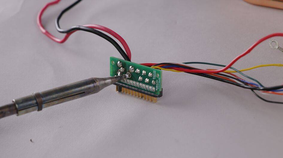 Dessouder le fil noir de la carte batterie - X-Force Flex 14.60 & 15.60